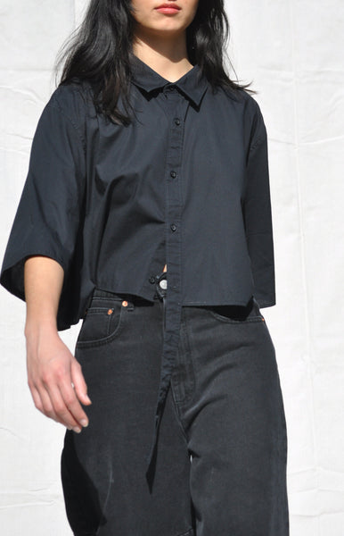 BLACK CROPPED SHIRT