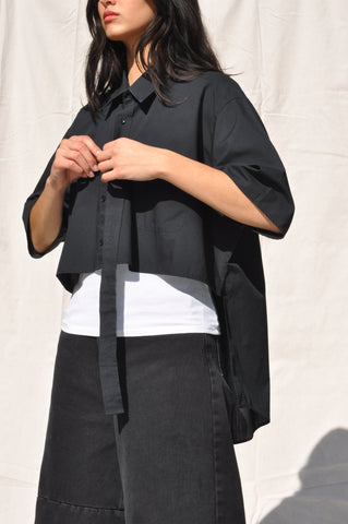 BLACK HI-LO HEM SHIRT