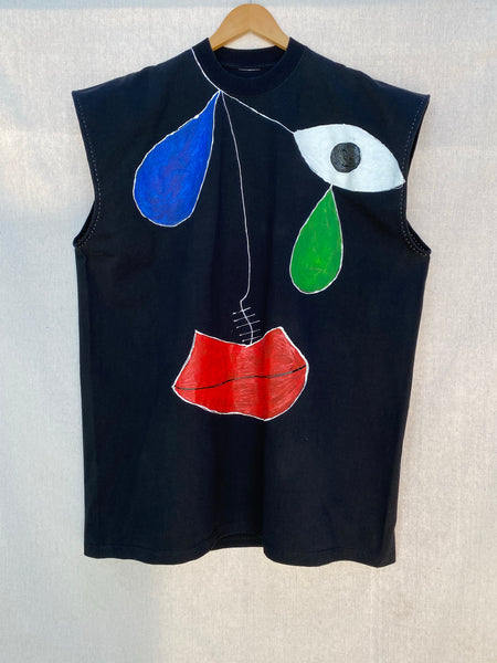 FRONT IMAGE HAND PAINTED BLACK SLEEVELESS TEE.