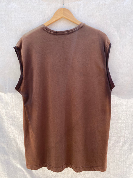 FULL VIEW OF BACK MUSCLE TEE IN FADED BROWN.